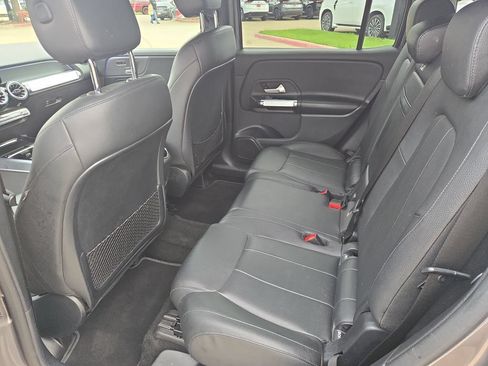 Used 2023 Mercedes-Benz GLB 250 4MATIC w/ Premium Package image 21