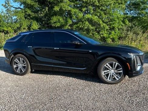 Used 2024 Cadillac Lyriq Luxury AWD/4WD image 1