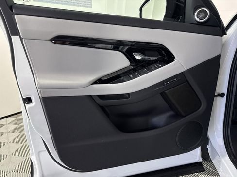 Used 2026 Land Rover Range Rover Evoque S image 22