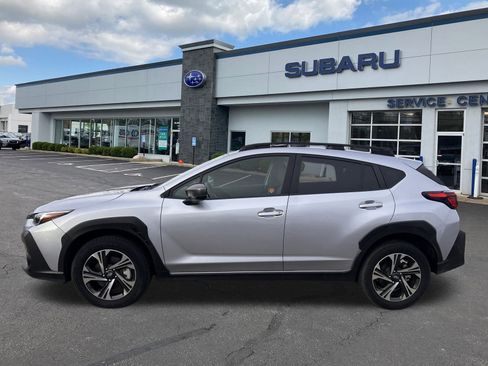 Used 2024 Subaru Crosstrek 2.0i Premium image 4