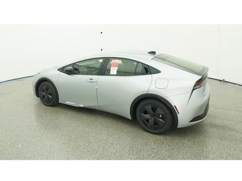 New 2026 Toyota Prius LE image 4