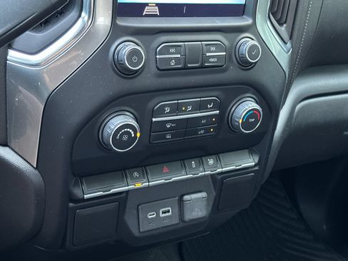 Used 2020 Chevrolet Silverado 1500 LT AWD/4WD image 18
