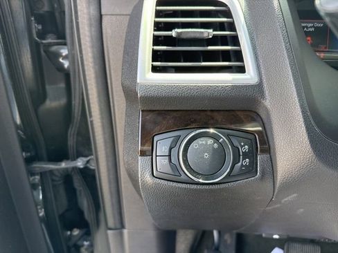 Used 2015 Ford Explorer Limited image 18