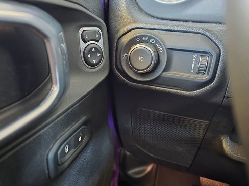 Used 2023 Jeep Wrangler Unlimited Sport AWD/4WD image 19
