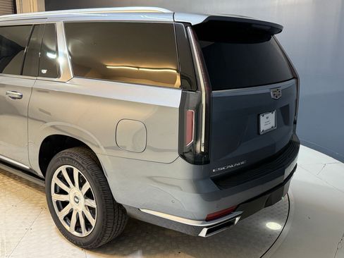 Used 2021 Cadillac Escalade ESV Premium Luxury Platinum image 22