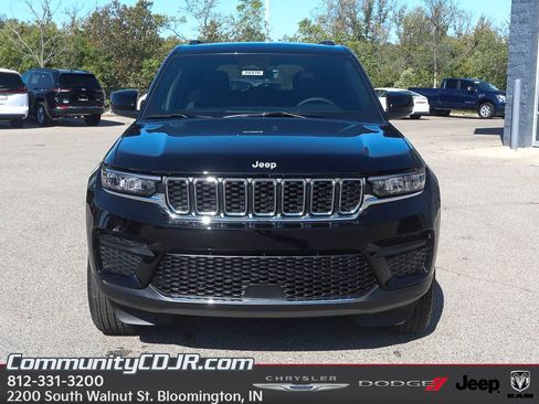New 2025 Jeep Grand Cherokee Laredo X w/ Luxury Tech Group I image 9