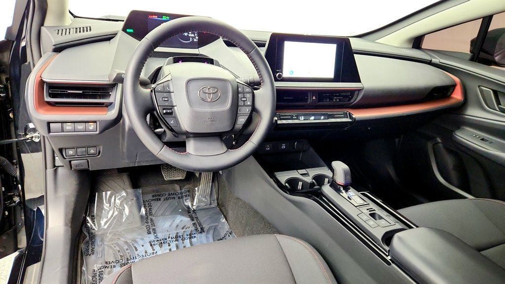 Used 2024 Toyota Prius Prime FWD image 12