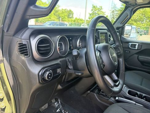 Used 2023 Jeep Gladiator Sport AWD/4WD image 20