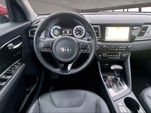 Used 2018 Kia Niro EX w/ EX Premium Package image 8