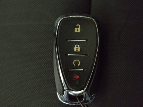 Used 2020 Chevrolet Trax LT w/ Driver Confidence Package AWD/4WD image 32