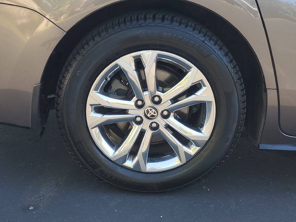Used 2022 Toyota Sienna Platinum AWD/4WD image 40