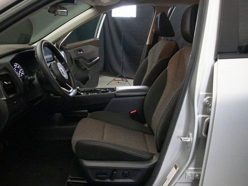 Used 2022 Nissan Rogue SV image 24