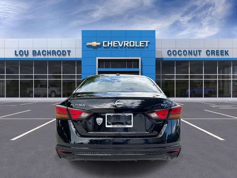 Used 2024 Nissan Altima 2.5 SV FWD image 7