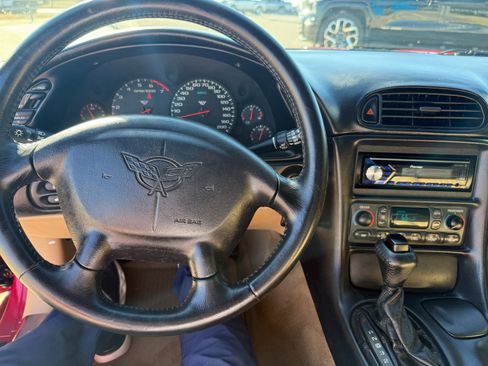 Used 2001 Chevrolet Corvette Base w/ Preferred Equipment Group2 image 14