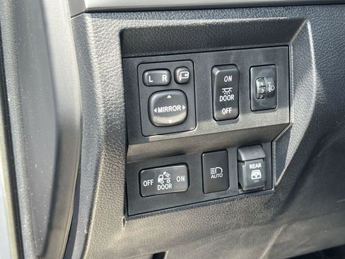 Used 2020 Toyota Tundra Platinum AWD/4WD image 35