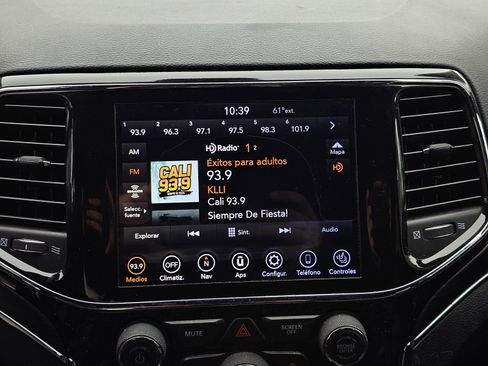 Used 2020 Jeep Grand Cherokee Limited w/ Luxury Group II image 13