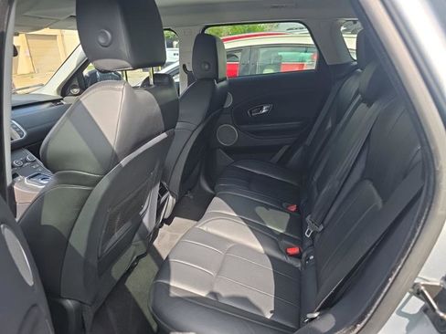 Used 2018 Land Rover Range Rover Evoque SE image 16