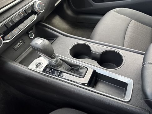 Used 2025 Nissan Altima 2.5 SV FWD image 30