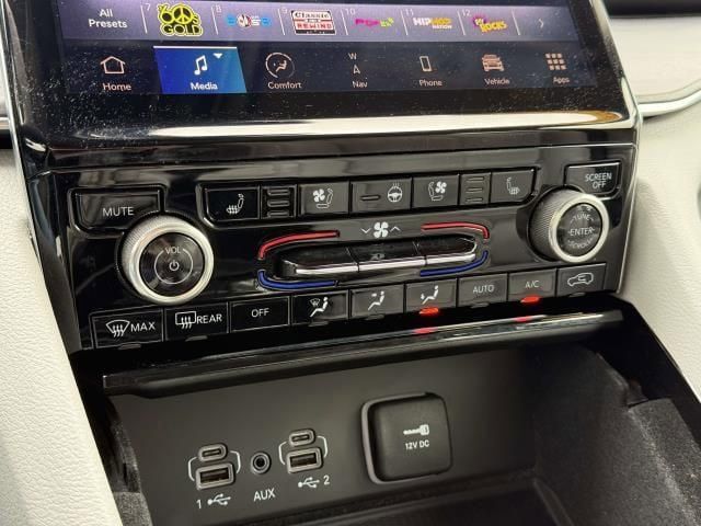 Used 2021 Jeep Grand Cherokee L Overland w/ Luxury Tech Group IV AWD/4WD image 31