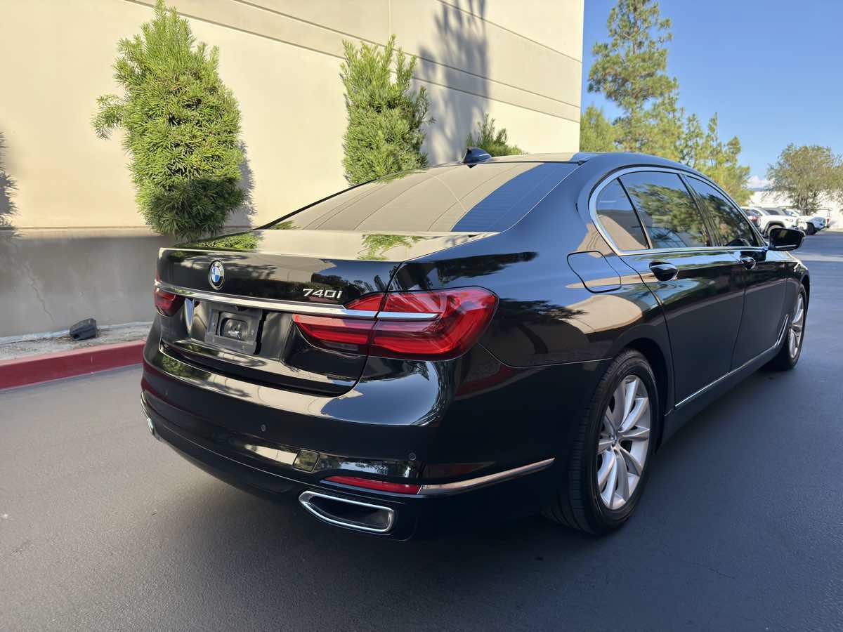 Used 2016 BMW 740i RWD image 10