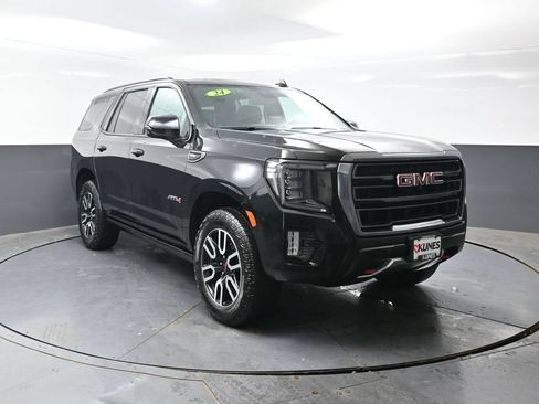 Used 2024 GMC Yukon AT4 w/ AT4 Premium Package AWD/4WD image 6