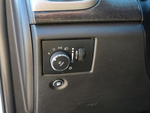 Used 2018 Jeep Grand Cherokee Laredo AWD/4WD image 17