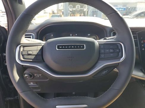 Used 2025 Jeep Wagoneer 4WD w/ Convenience Group I image 24