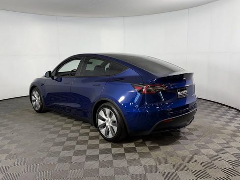 Used 2022 Tesla Model Y Long Range image 8