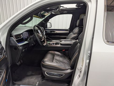 Used 2023 Jeep Grand Wagoneer Series III image 20