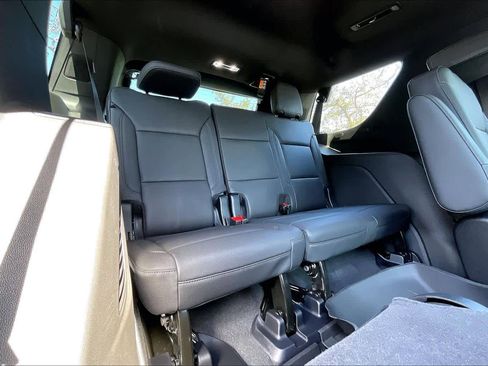 Used 2025 Chevrolet Tahoe LT w/ Comfort Package image 27