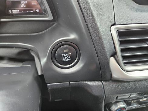 Used 2018 MAZDA MAZDA3 Touring FWD image 27