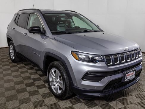 Used 2022 Jeep Compass Latitude w/ Convenience Group AWD/4WD image 10