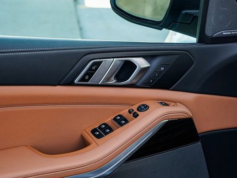 Used 2024 BMW X5 xDrive40i w/ Premium Package image 10