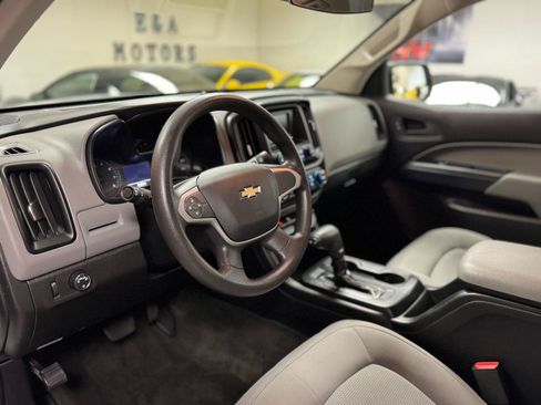 Used 2017 Chevrolet Colorado W/T w/ WT Convenience Package RWD image 16