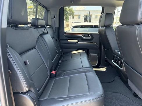 Used 2025 GMC Sierra 2500 Denali w/ Denali Reserve Package AWD/4WD image 12