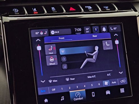 New 2025 Jeep Grand Cherokee L Laredo image 16