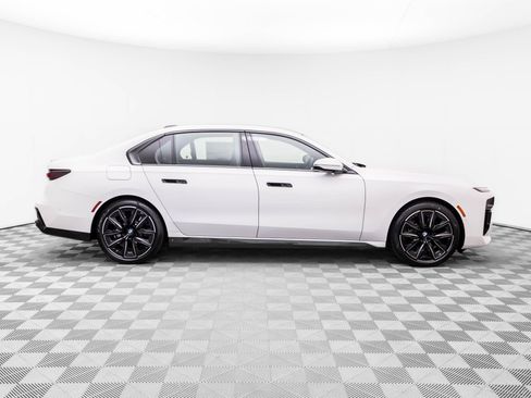 New 2026 BMW 760i xDrive w/ Executive Package AWD/4WD image 8