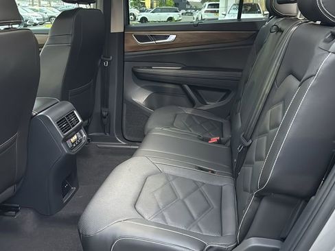 New 2026 Volkswagen Atlas SE image 11