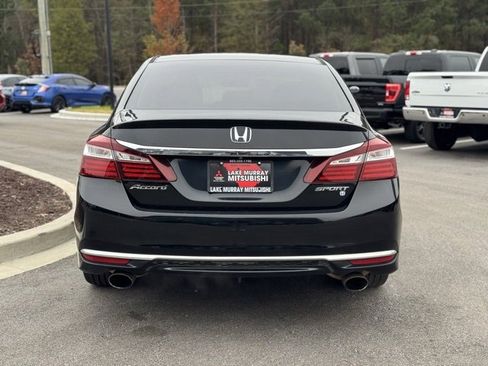 Used 2017 Honda Accord Sport image 8