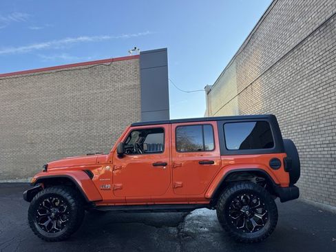 Used 2019 Jeep Wrangler Unlimited Sahara image 33