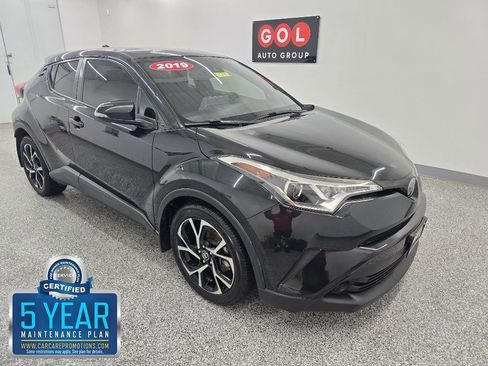 Used 2019 Toyota C-HR XLE FWD image 1