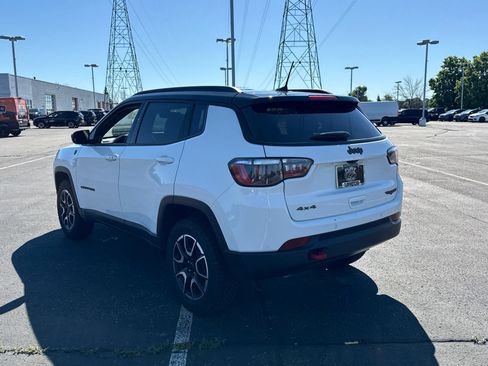 Used 2025 Jeep Compass Trailhawk AWD/4WD image 34