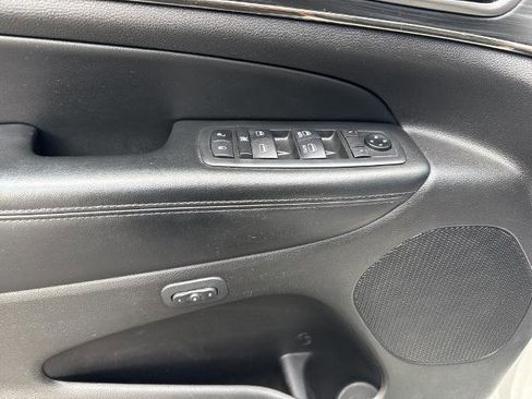 Used 2019 Jeep Grand Cherokee Limited X image 10