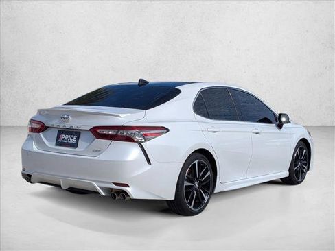 Used 2019 Toyota Camry XSE image 5