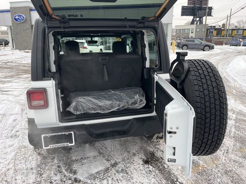 Used 2023 Jeep Wrangler Sport S image 23