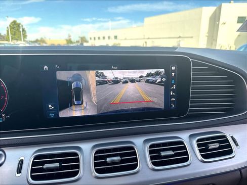 Used 2024 Mercedes-Benz GLE 450 4MATIC w/ Driver Assistance Package image 16