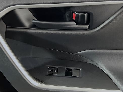 Used 2022 Toyota RAV4 LE image 31