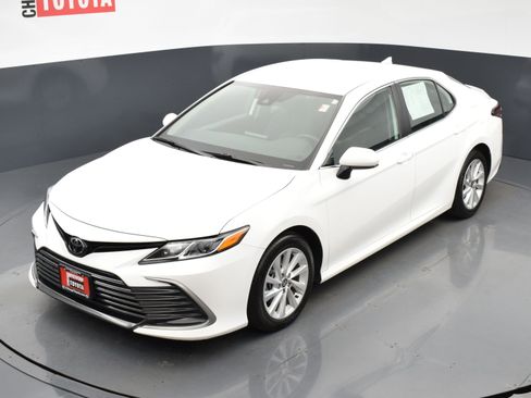 Used 2024 Toyota Camry LE image 23