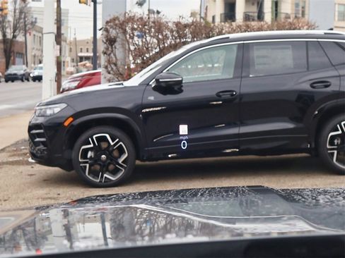 Used 2025 Volkswagen Atlas Cross Sport SEL Premium R-Line image 24