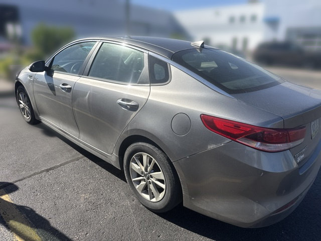 Used 2016 Kia Optima LX w/ LX Convenience Package FWD image 4